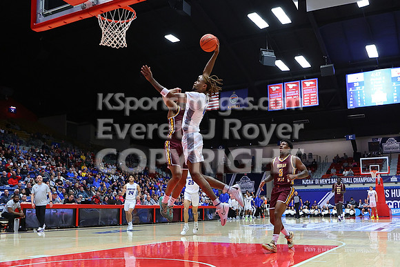 NJCAA D1 Men's National Championship Basketball Semifinal Game, Barton vs Indian Hills.
