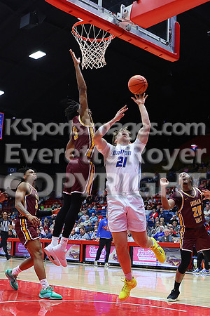 NJCAA D1 Men's National Championship Basketball Semifinal Game, Barton vs Indian Hills.