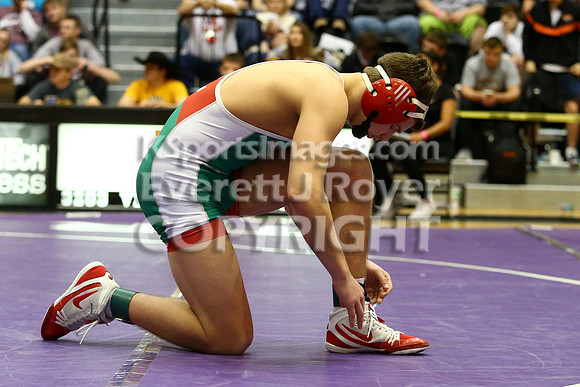 At 152, Christopher Ball, Hoisington defeated Colton Hutchinson, Smith Center 3-0 in the KSHSAA 2018 3-2-1A State Wrestling Championship Final, Saturday, February 24, 2018.