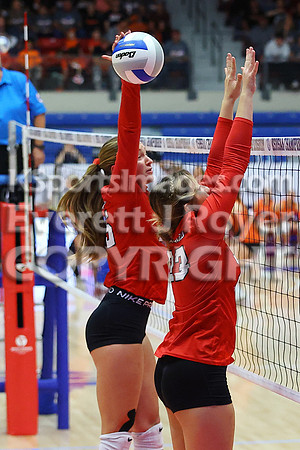 Hoisington vs Girard Pool Play at the 3A State Volleyball Tournament