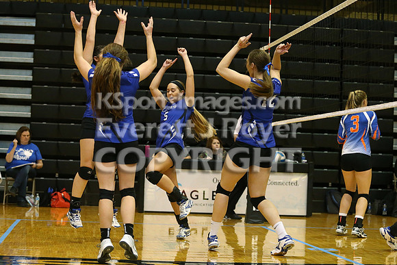 Otis-Bison defeated Beloit St. John's-Tipton in a semifinal game at the KSHSAA Class 1AD2 Volleyball State Championship on Saturday, October 28, 2017.  (Photo: Everett Royer, www.ksportsimages.com)