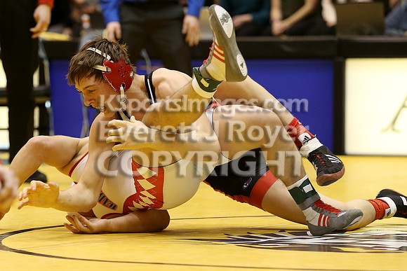 At 132, Dayton Porsch, Hoxie defeated Riley Tubbs, Wabaunsee 7-3 in the 3-2-1A 2017 KSHSAA Wrestling Championship Finals, Saturday, February 25, 2017.