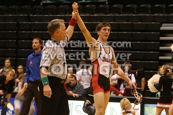 At 132, Dayton Porsch, Hoxie defeated Riley Tubbs, Wabaunsee 7-3 in the 3-2-1A 2017 KSHSAA Wrestling Championship Finals, Saturday, February 25, 2017.