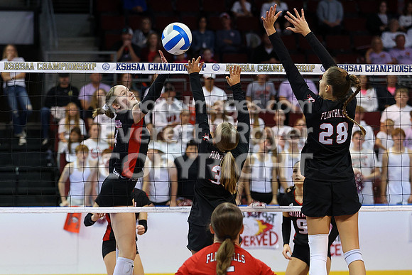 Little River vs Flinthills at the 1AD1 State Volleyball Tournament