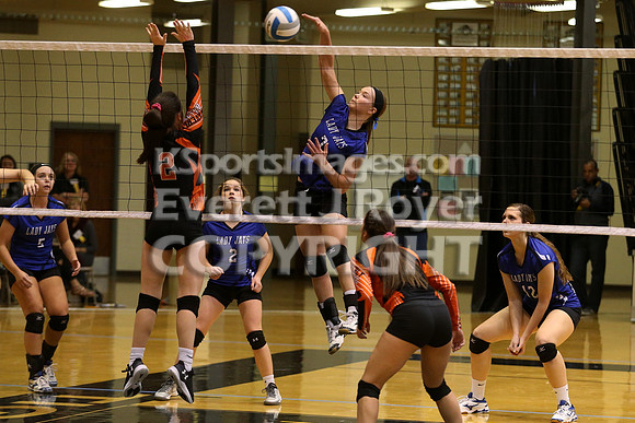 Waverly defeated Beloit St. John's-Tipton in pool play at the KSHSAA Class 1AD2 Volleyball State Championship on Friday, October 27, 2017.  (Photo: Everett Royer, www.ksportsimages.com)