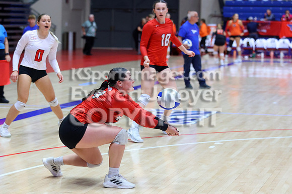 Hoisington vs Neodesha Pool Play at the 3A State Volleyball Tournament