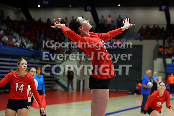 Hoisington vs Neodesha Pool Play at the 3A State Volleyball Tournament