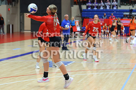 Hoisington vs Neodesha Pool Play at the 3A State Volleyball Tournament