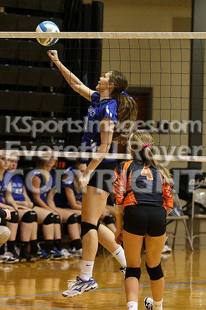 Waverly defeated Beloit St. John's-Tipton in pool play at the KSHSAA Class 1AD2 Volleyball State Championship on Friday, October 27, 2017.  (Photo: Everett Royer, www.ksportsimages.com)