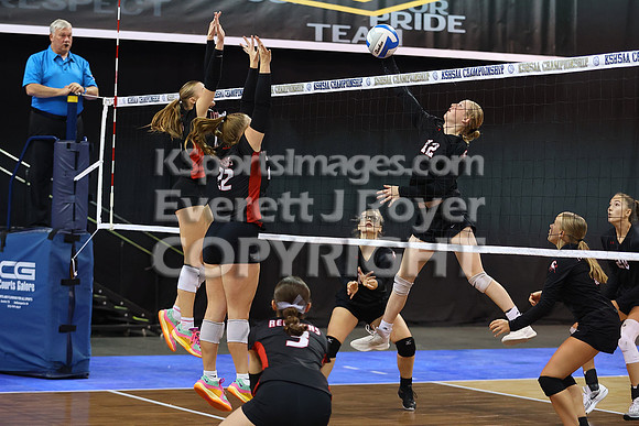 Little River vs Flinthills at the 1AD1 State Volleyball Tournament
