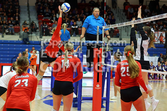 Hoisington vs Neodesha Pool Play at the 3A State Volleyball Tournament