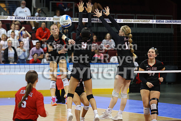 Little River vs Flinthills at the 1AD1 State Volleyball Tournament