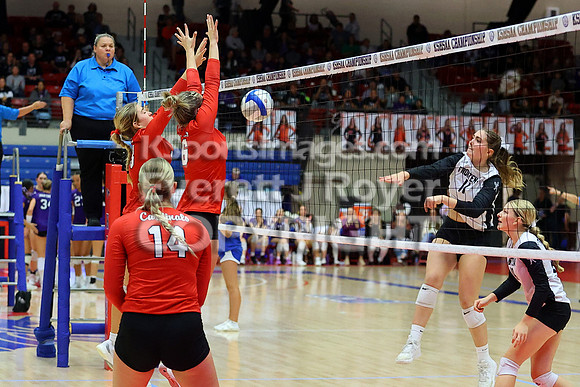 Hoisington vs Neodesha Pool Play at the 3A State Volleyball Tournament