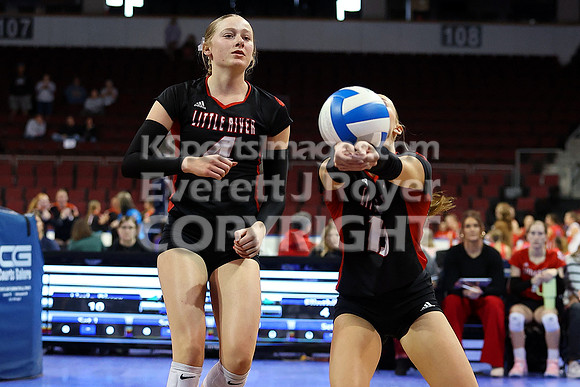 Little River vs Flinthills at the 1AD1 State Volleyball Tournament