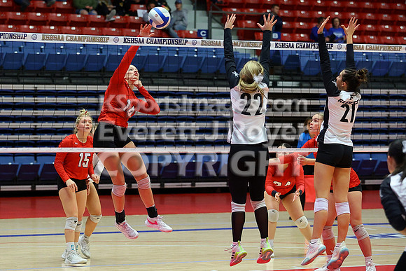 Hoisington vs Neodesha Pool Play at the 3A State Volleyball Tournament
