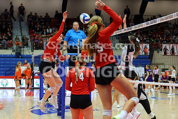 Hoisington vs Neodesha Pool Play at the 3A State Volleyball Tournament