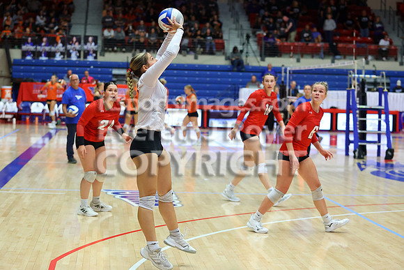 Hoisington vs Neodesha Pool Play at the 3A State Volleyball Tournament
