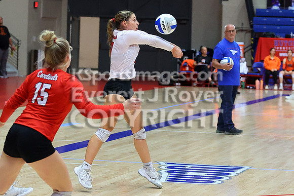 Hoisington vs Neodesha Pool Play at the 3A State Volleyball Tournament