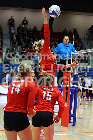 Hoisington vs Neodesha Pool Play at the 3A State Volleyball Tournament