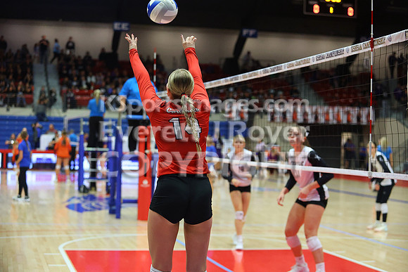 Hoisington vs Neodesha Pool Play at the 3A State Volleyball Tournament