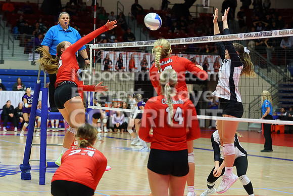 Hoisington vs Neodesha Pool Play at the 3A State Volleyball Tournament