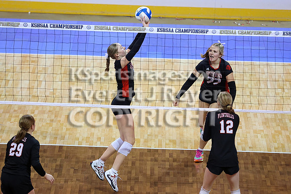 Little River vs Flinthills at the 1AD1 State Volleyball Tournament