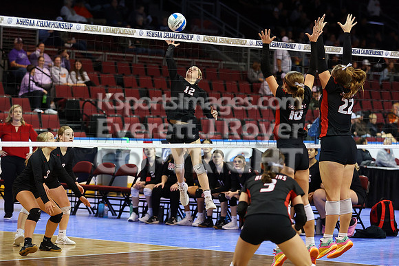 Little River vs Flinthills at the 1AD1 State Volleyball Tournament