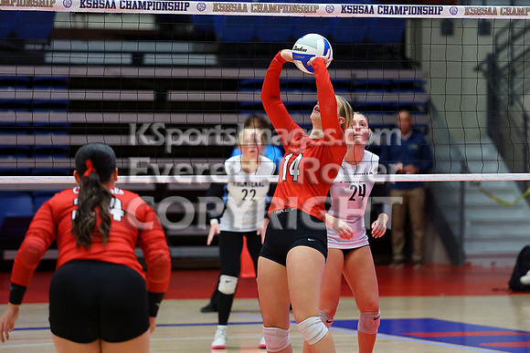 Hoisington vs Neodesha Pool Play at the 3A State Volleyball Tournament