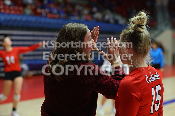 Hoisington vs Neodesha Pool Play at the 3A State Volleyball Tournament