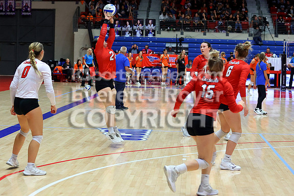 Hoisington vs Neodesha Pool Play at the 3A State Volleyball Tournament