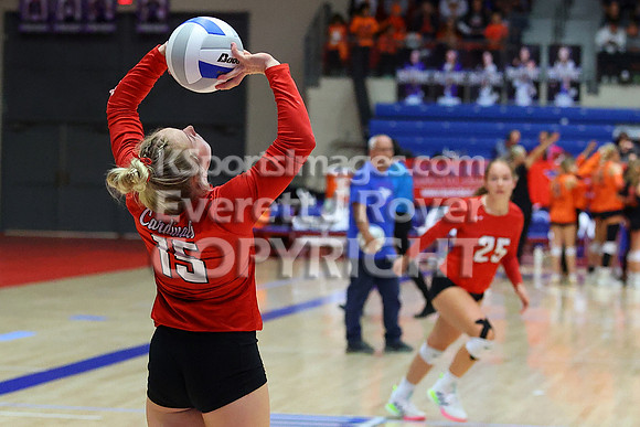 Hoisington vs Neodesha Pool Play at the 3A State Volleyball Tournament