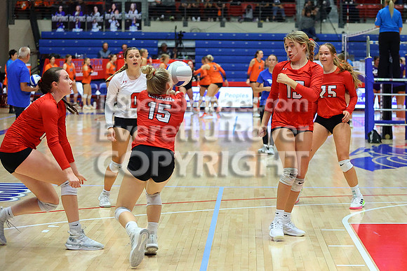 Hoisington vs Neodesha Pool Play at the 3A State Volleyball Tournament