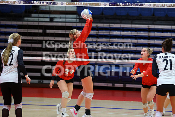 Hoisington vs Neodesha Pool Play at the 3A State Volleyball Tournament