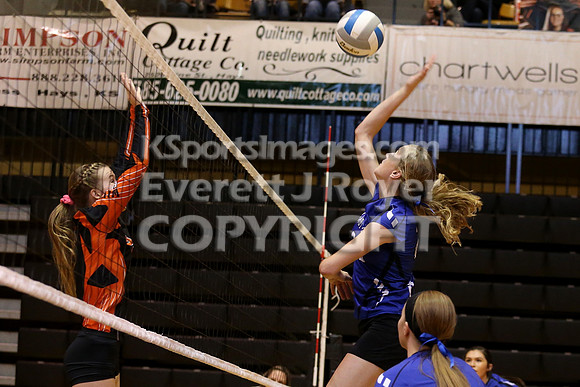 Waverly defeated Beloit St. John's-Tipton in pool play at the KSHSAA Class 1AD2 Volleyball State Championship on Friday, October 27, 2017.  (Photo: Everett Royer, www.ksportsimages.com)