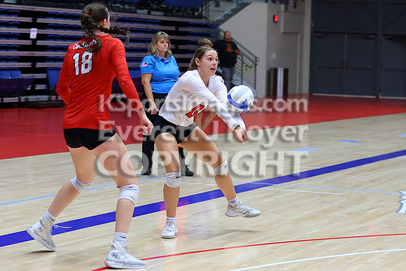 Hoisington vs Neodesha Pool Play at the 3A State Volleyball Tournament