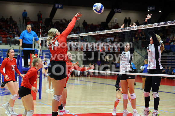 Hoisington vs Neodesha Pool Play at the 3A State Volleyball Tournament
