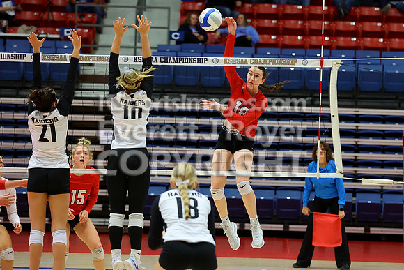 Hoisington vs Neodesha Pool Play at the 3A State Volleyball Tournament