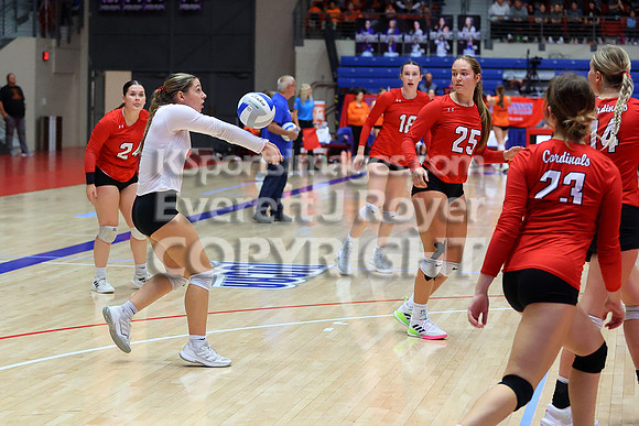 Hoisington vs Neodesha Pool Play at the 3A State Volleyball Tournament