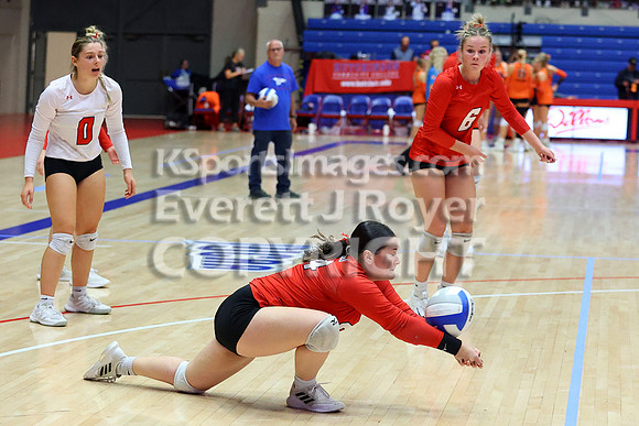 Hoisington vs Neodesha Pool Play at the 3A State Volleyball Tournament