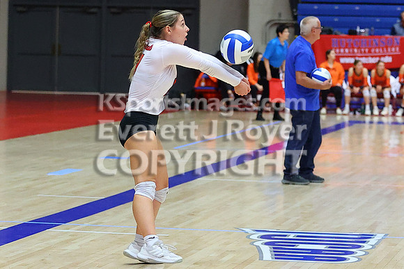 Hoisington vs Neodesha Pool Play at the 3A State Volleyball Tournament