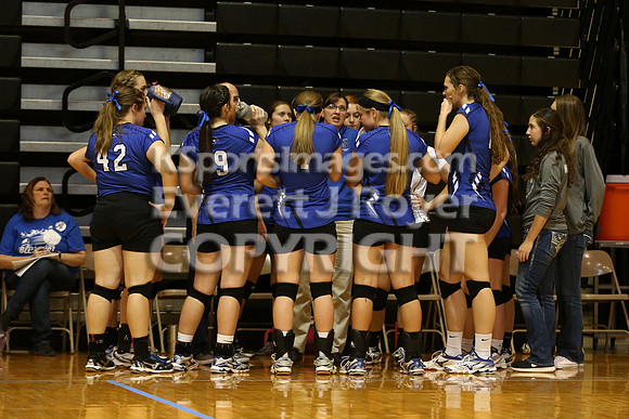 Waverly defeated Beloit St. John's-Tipton in pool play at the KSHSAA Class 1AD2 Volleyball State Championship on Friday, October 27, 2017.  (Photo: Everett Royer, www.ksportsimages.com)